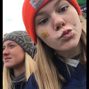 Meet your Posher, Devan